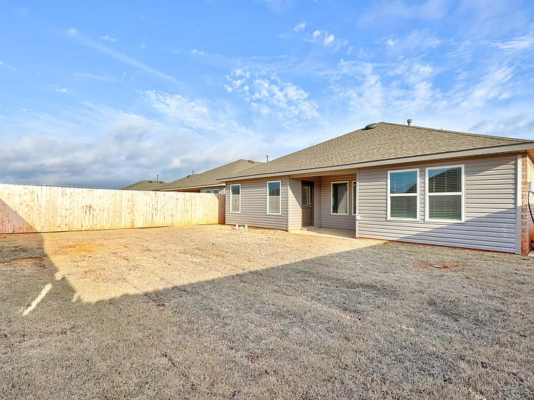 10508 SW 41st Pl — Photo 24