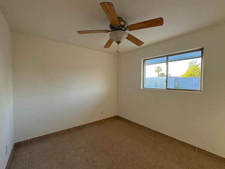 644 E La Jolla Dr — Photo 23