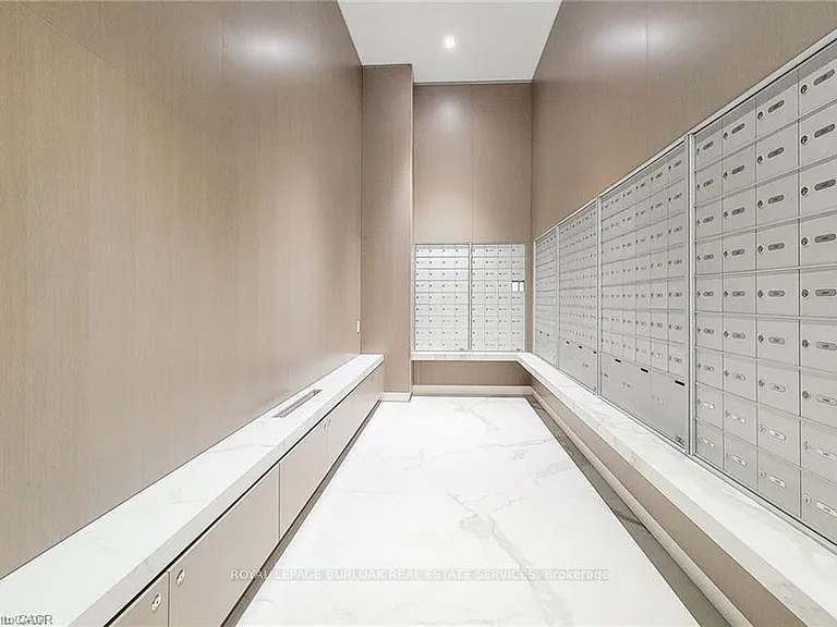 370 Martha St #311 — Photo 5