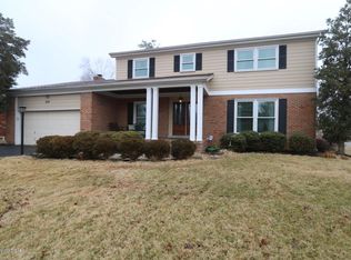 601 Selkirk Ln, Douglass Hills, KY 40243
