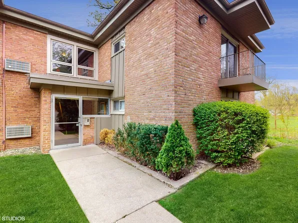 400 Green Bay Rd APT 208, Glencoe, IL 60022