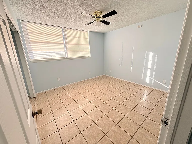 1491 E Alamo St — Photo 8