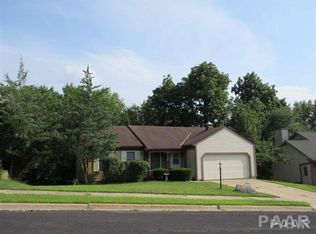 5936 W Ridgecrest Cir, Peoria, IL 61615