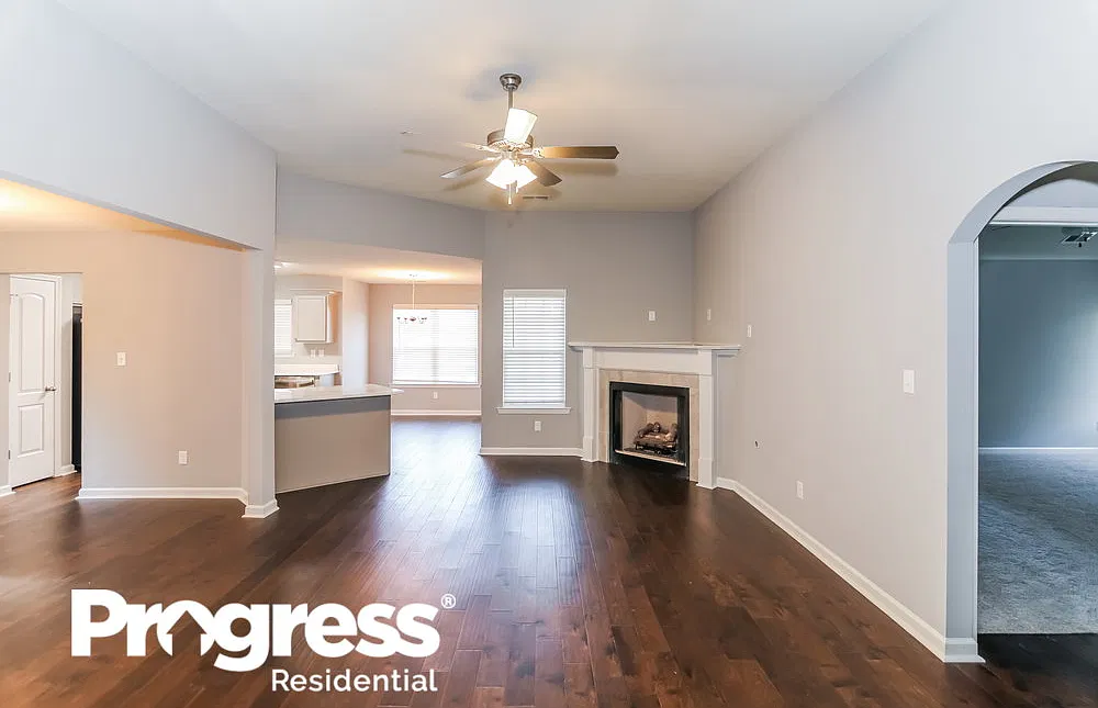 4 bed, 2.0 bath, 1871 sqft, $3,150 — Photo 4