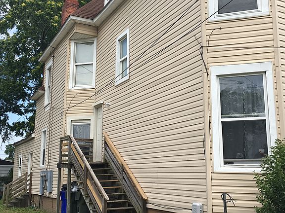 2nd image of 210 W 27th St