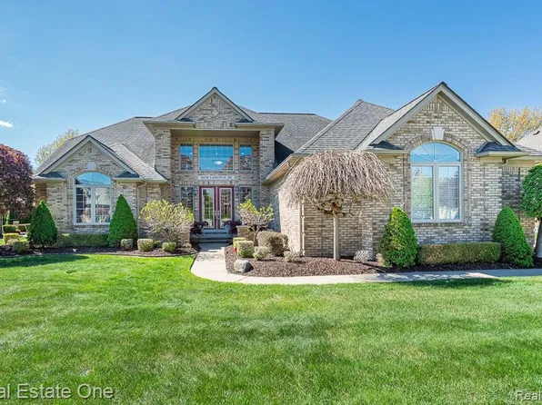 14278 Larkspur Dr, Shelby Township, MI 48315