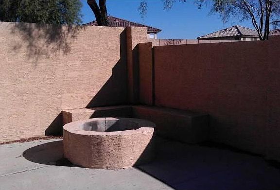 Firepit (back yard)