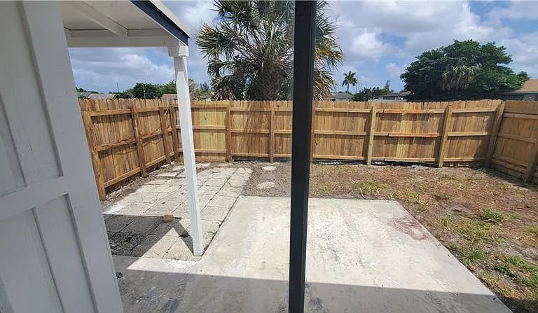 18047 NW 41st Pl — Photo 11