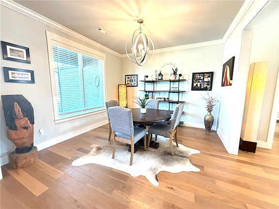 5th image of 2030 Collins Dr