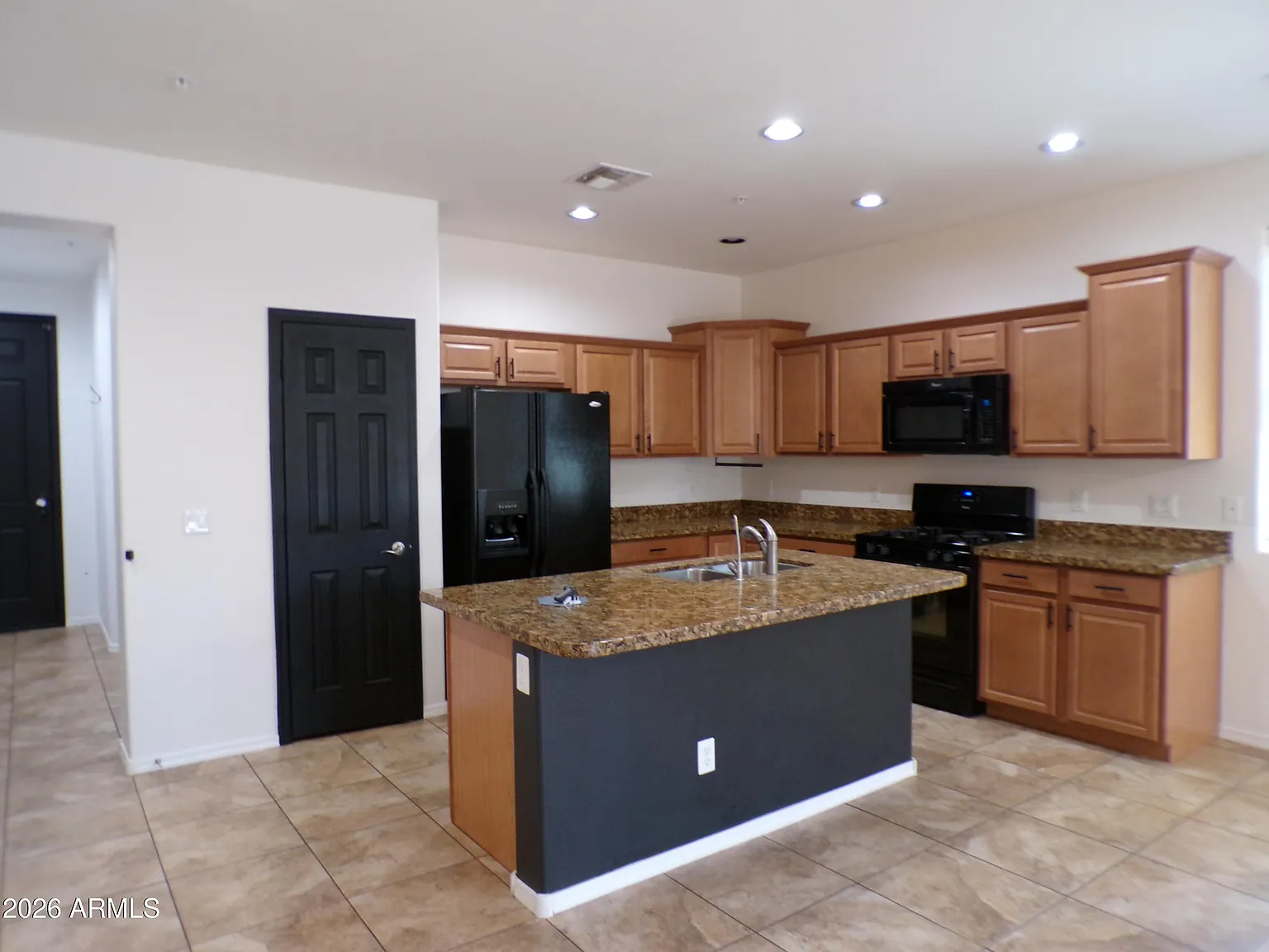 4 bed, 2.0 bath, 1689 sqft, $1,895 — Photo 4