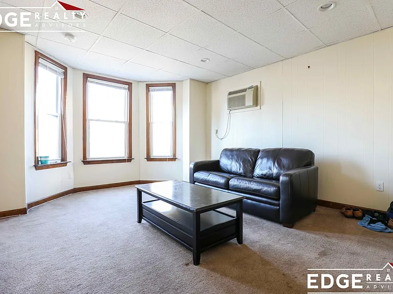 285 Webster St #2 — Photo 4