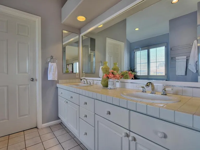 101 Emerald Bay Ln — Photo 13