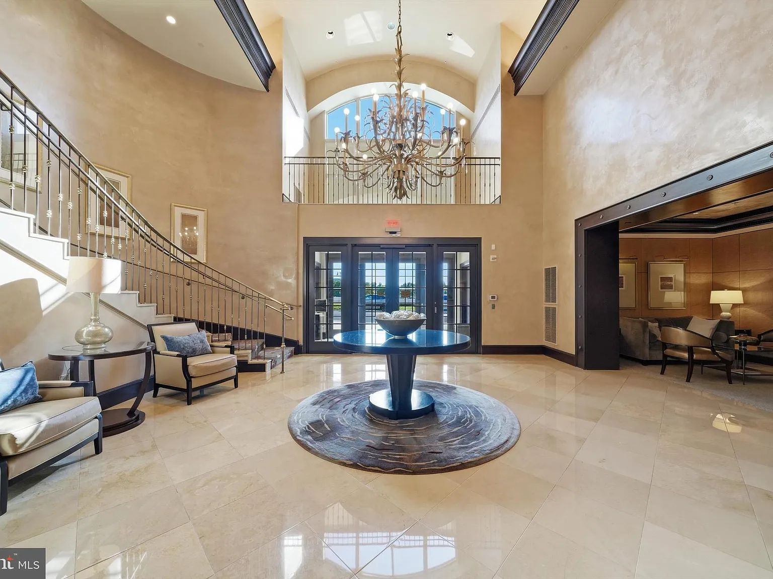 1 bed, 998 sqft, $2,690 — Photo 4