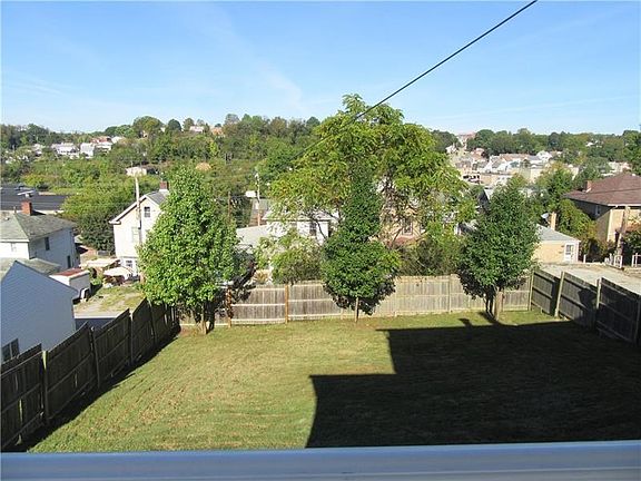3rd image of 1048 Orchard Ave