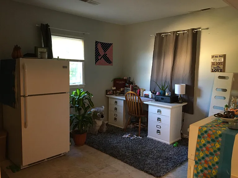 824 Sunset Dr #C — Photo 3