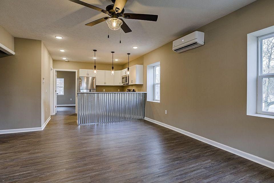 1st image of 602 S 31st Ave #602