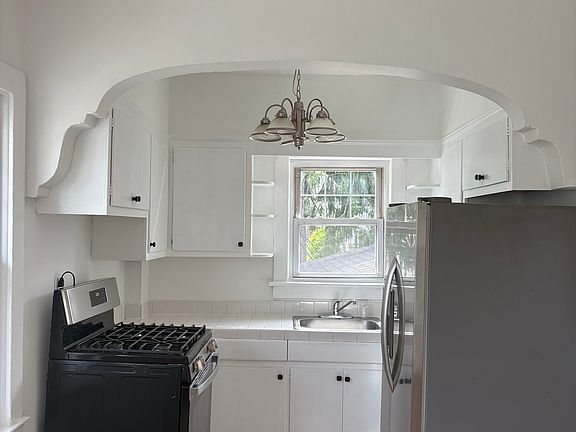 3rd image of 707 Main St APT 1
