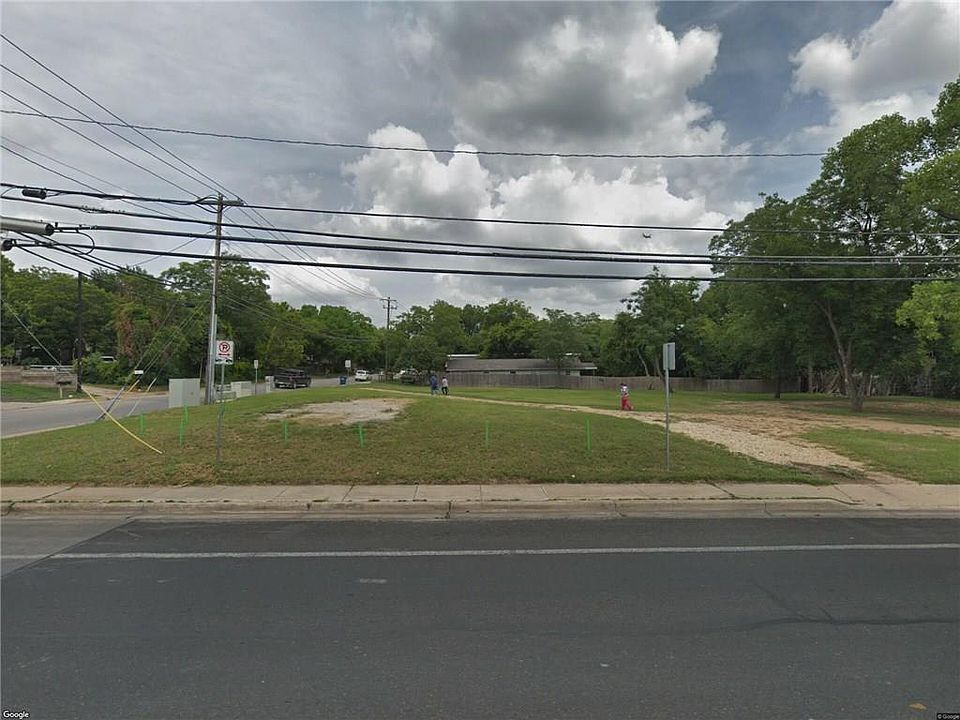 2nd image of 1105 Springdale Rd