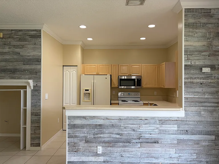274 River Bluff Ln — Photo 8