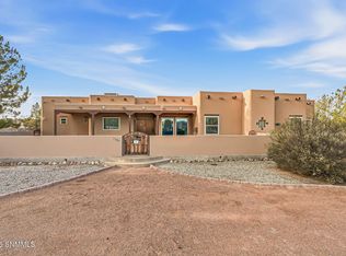 1285 Apple Tree Ln, Las Cruces, NM 88007