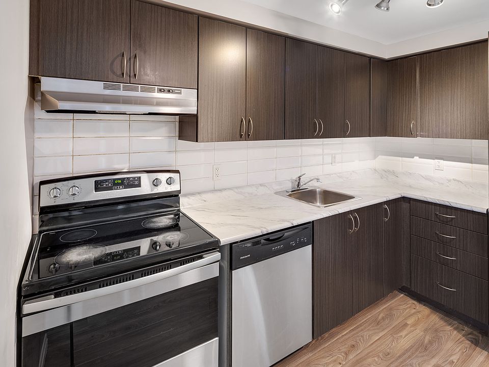 1st image of 400 Lyle St #186e3e74f