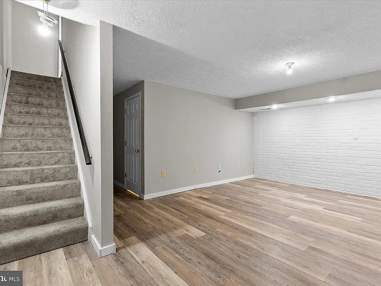 229 Sherando Cir — Photo 28