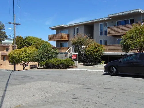 Golden Gate Ave - 420/430 Photo 1