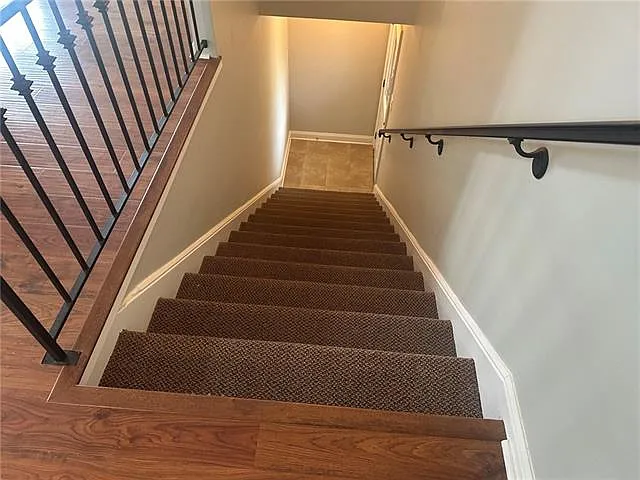 3 bed, 2.0 bath, 1769 sqft, $2,400 — Photo 3