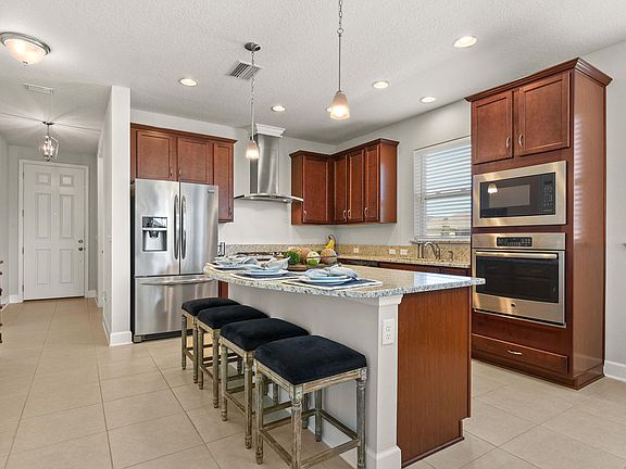 4th image of 118 Daniel Park Cir