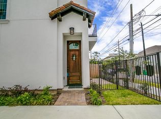 5206 Larkin St, Houston, TX 77007