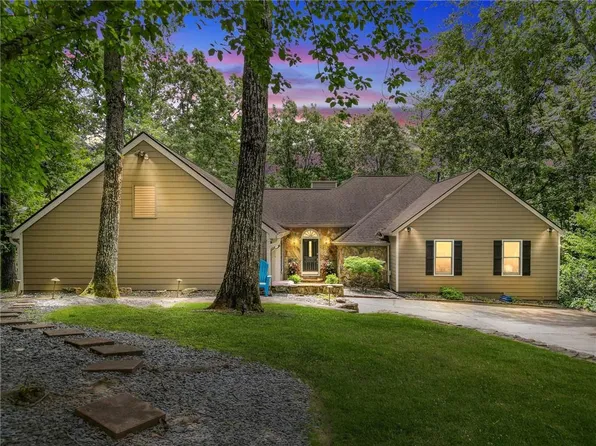 160 Fairway Ridge Dr, Johns Creek, GA 30022