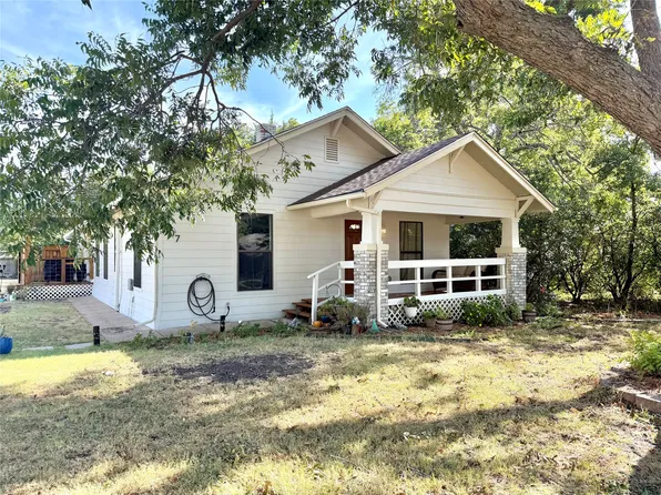 407 E Bois D Arc St, Leonard, TX 75452