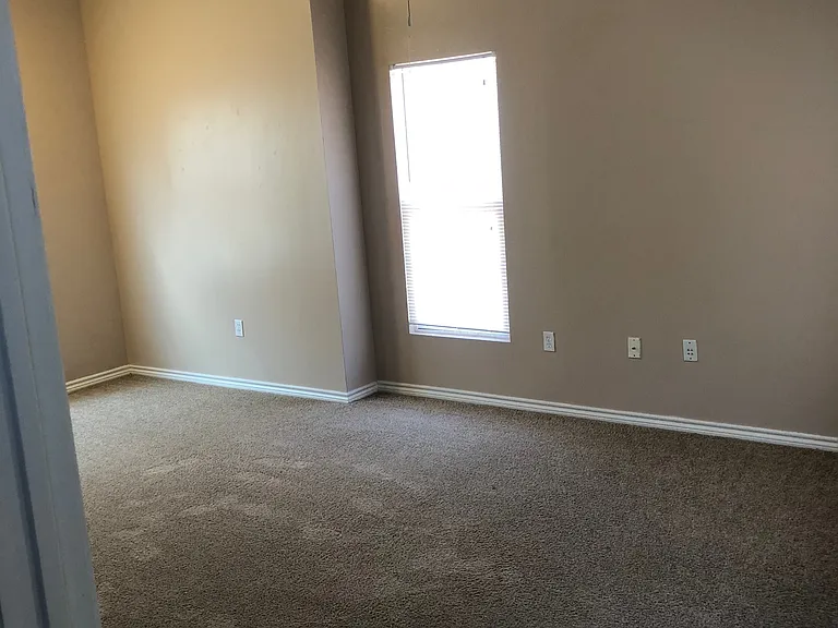 4122 Drake St — Photo 26