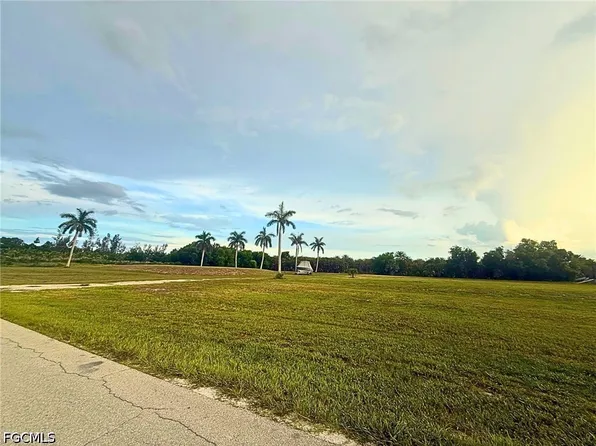 7655 Barrancas Ave, Bokeelia, FL 33922