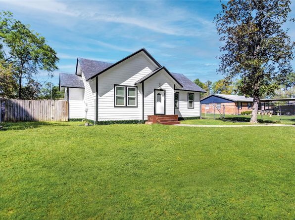 1010 Long St, Conroe, TX 77301