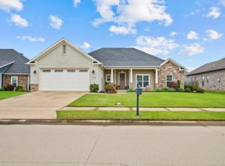 1710 Pecan Creek Dr, Conway, AR 72034