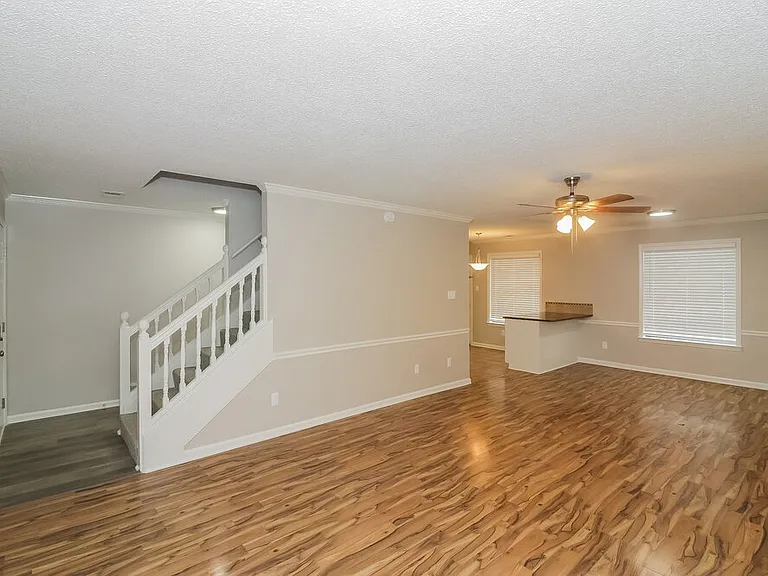 803 Carianne Cv — Photo 4