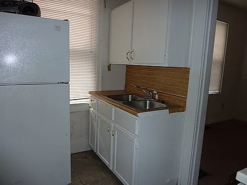 1123 Vine St — Photo 1
