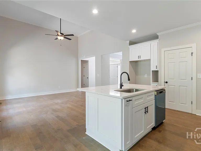 400 Ansley Dr — Photo 12