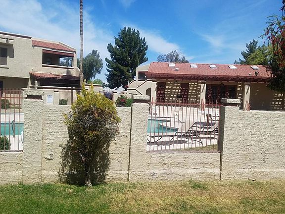 3rd image of 850 S River Dr Unit 1052