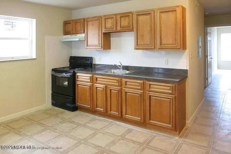 Building Photo - 33 Vanderbilt Ave #13