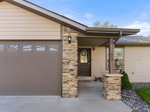 5th image of 612 Heather Ln