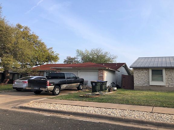 2nd image of 11905 Acorn Creek Trl