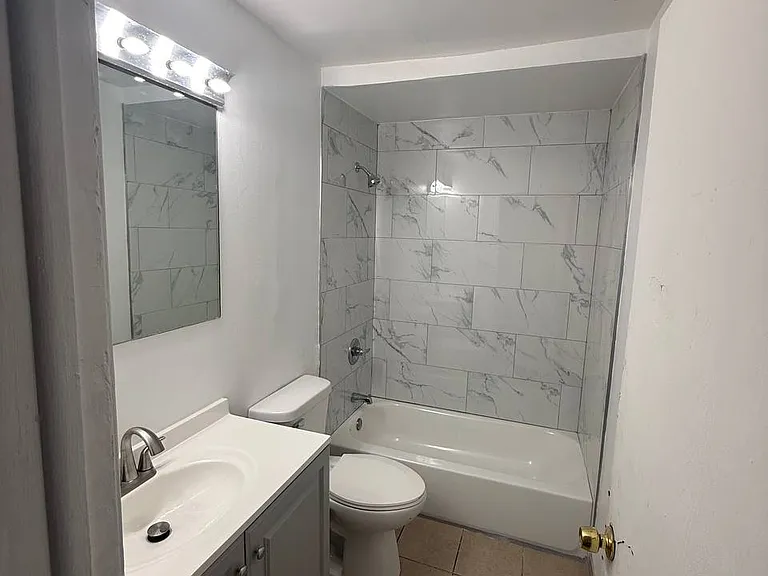 1426 E Ports O Call Dr — Photo 1
