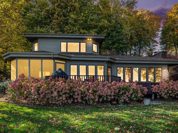 10800 S Interlaken, Richland, MI 49083