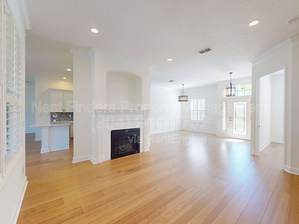 1st image of 283 Holland Dr