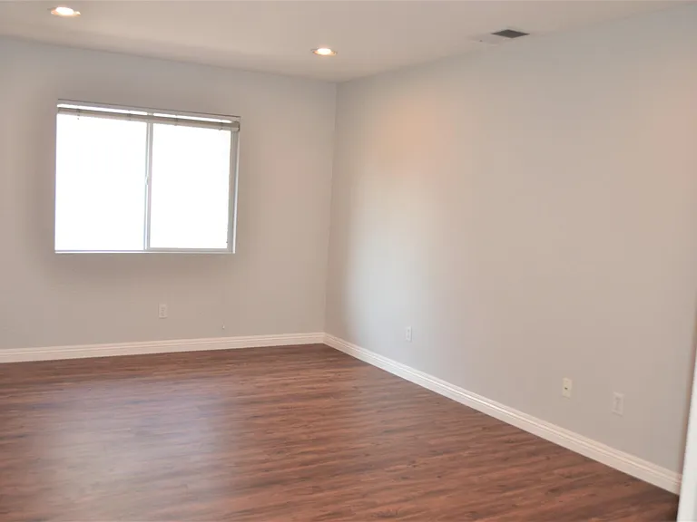 675 Sonoma St — Photo 10