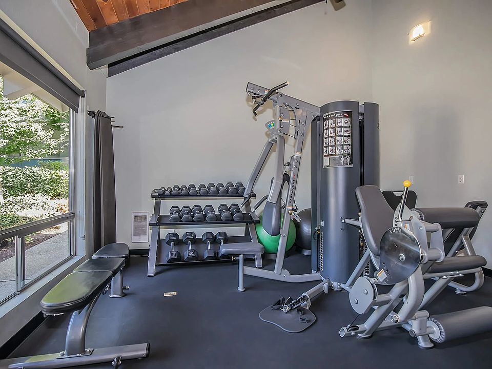 Friendly neighborhood fitness center at Foster Creek in Tukwila, WA serving the local community of Tukwila and Foster Creek residents.