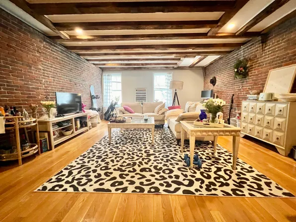 96 Commercial St APT 2, Boston, MA 02109
