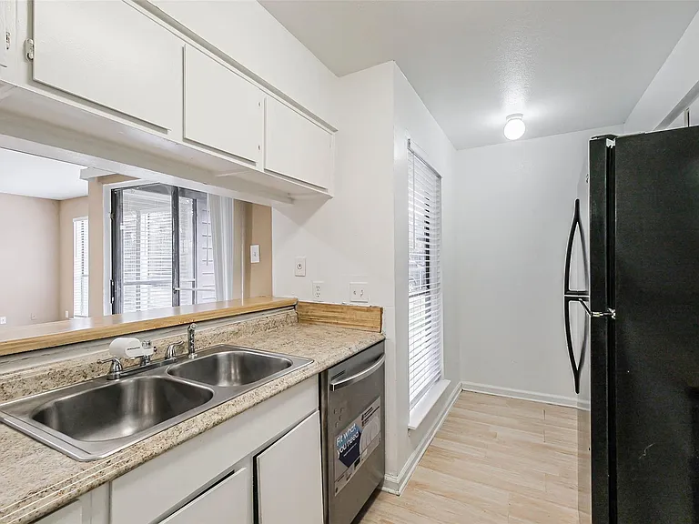 6633 W Airport Blvd #807 — Photo 8